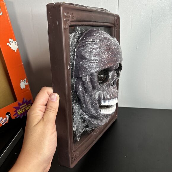 VINTAGE 1995 PROP SOUND LAUGHING BLINKING DOOR PLAQUE SKULL BOX HORROR HALLOWEEN - Picture 9 of 12